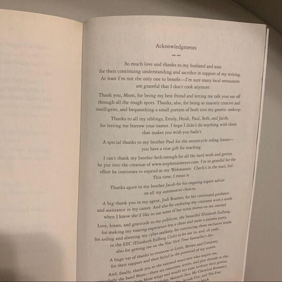 Stephenie Meyer New Moon (The Twilight Saga) - Picture 3 of 7